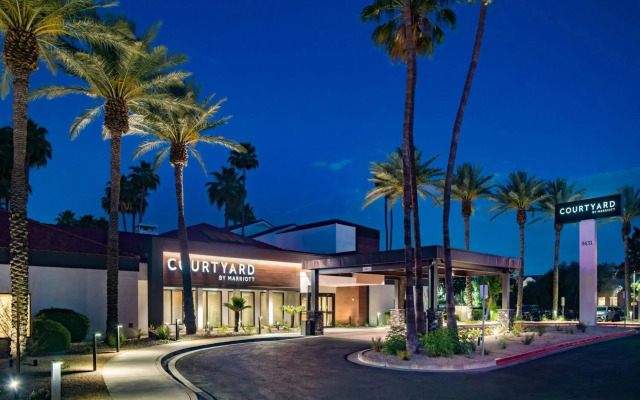 Courtyard Phoenix North by Marriott