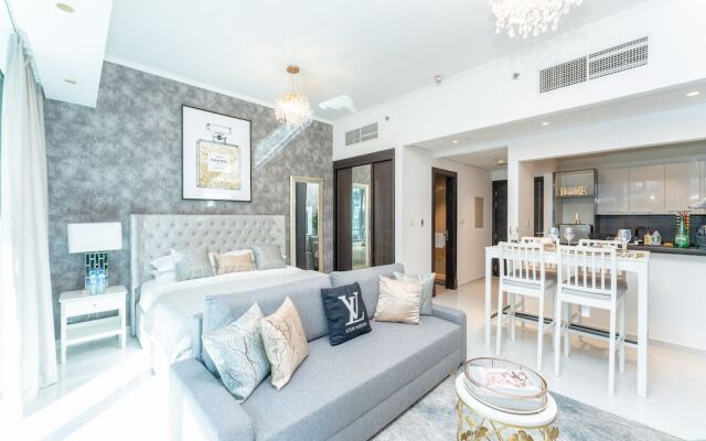 Lux Holiday Home Dubai Silverene Studios