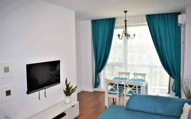 Onix Blue Mamaia Apartment 6