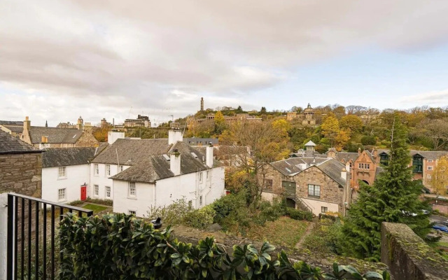 Royal Mile 2BR Apartment Private Balcony