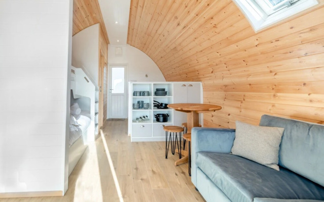 Carlton Manor Pod 12