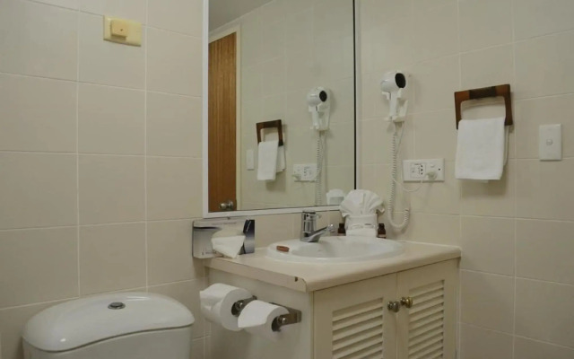 Acacia Court Hotel