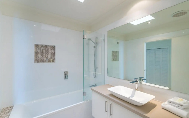Noosa Outrigger Beach Resort