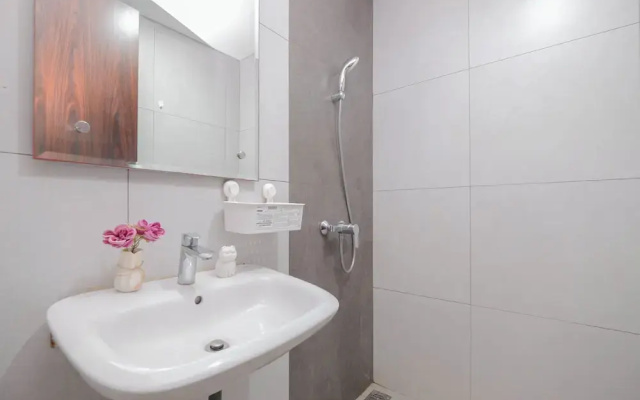 Minimalist Studio At Apartment Lrt City Bekasi