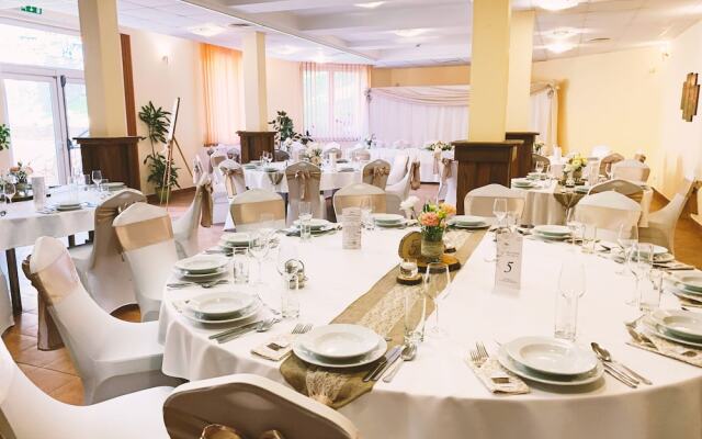 Granada Konferencia Wellness Sport Hotel