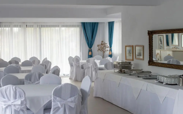 Light Blue Luxury Rooms