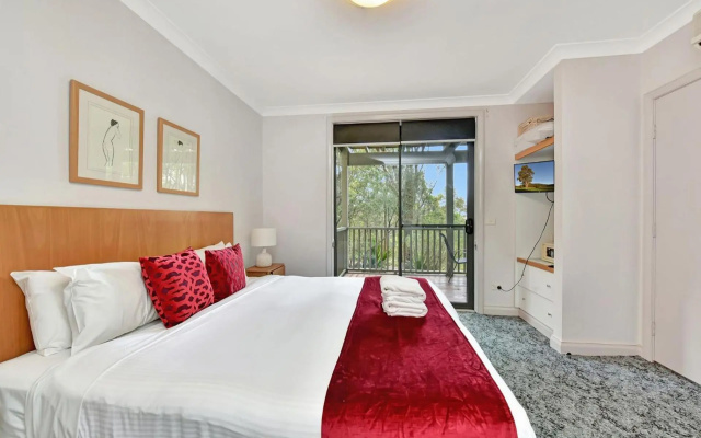 Villa Spa Executive 1br Burgundy Resort Condo located within Cypress Lakes Resort (nothing is more central) – Guest Rooms – Pokolbin