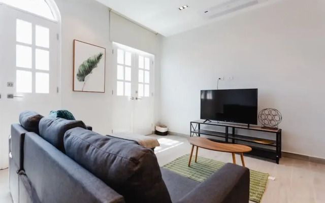 w Brilliant 2BR w Balcony in Panama
