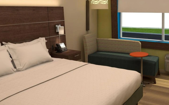 Holiday Inn Express & Suites Chicago West - St Charles