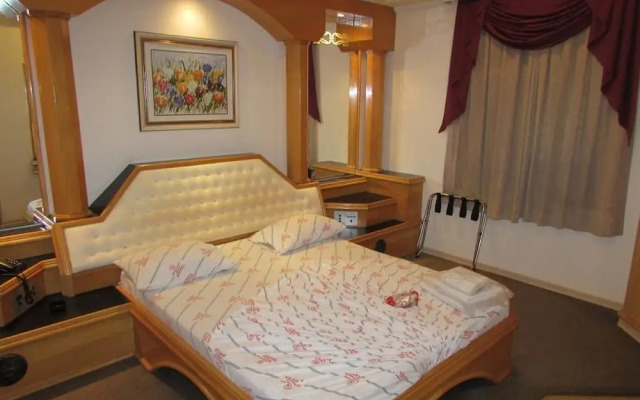Pleasant Place Hotel
