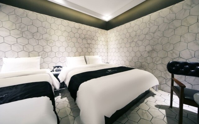 La Luce Hotel
