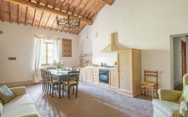 Alluring Apartment in Rapolano Terme with Swimming Pool