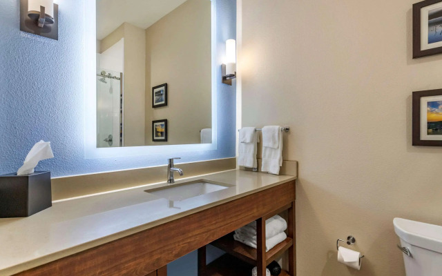 Comfort Suites