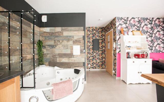 Romantisme et glamour 2 avec spa , clim et jardin