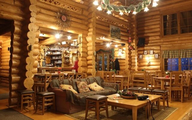 Sfendamos Wood Village