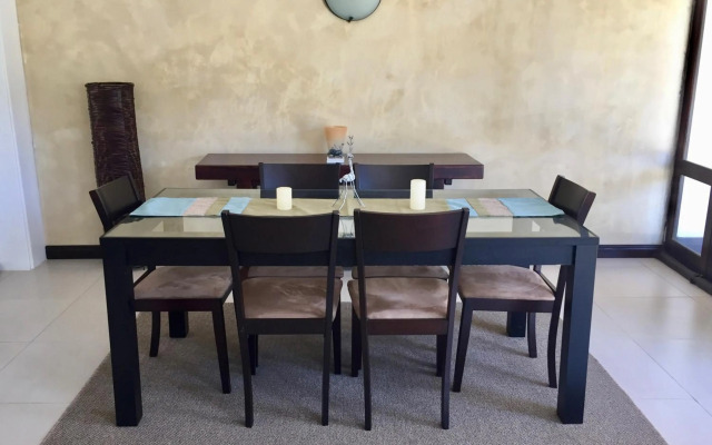 Hadingham Russell Holiday House