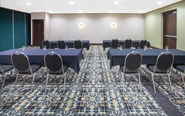 Baymont Inn & Suites Grand Rapids Near Downtown