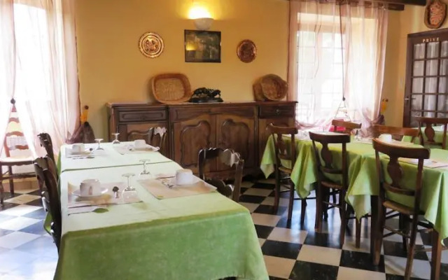 Le Relais Du Pont De Rhodes