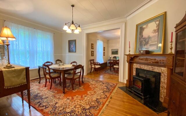 The Sleeping Swan B&B