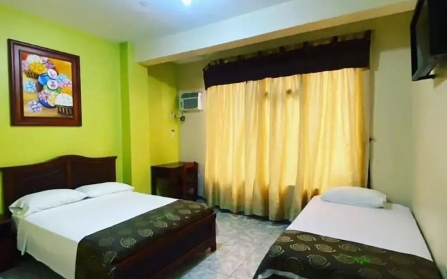 D Ruiz Hotel
