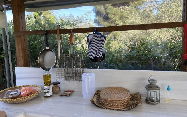 Relaxing Retreat in Chalikounas: Apartment