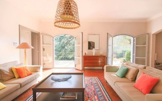 Cheerful Holiday Home in Grimaud With Private Pool