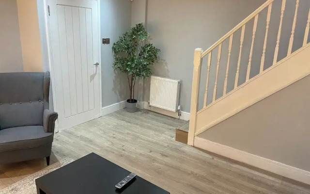 Cozy London House With 3 Bedrooms