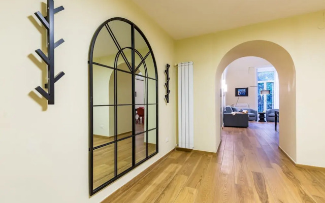 Apartment in the Heart of Nightlife by Wonderful Italy