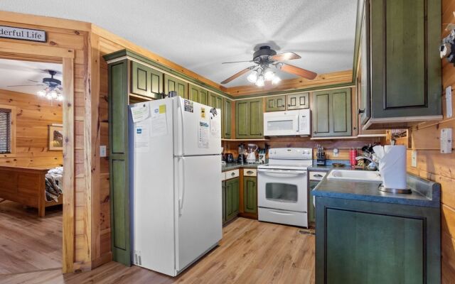 Bear Crossing Cabin by Jackson Mountain Rentals