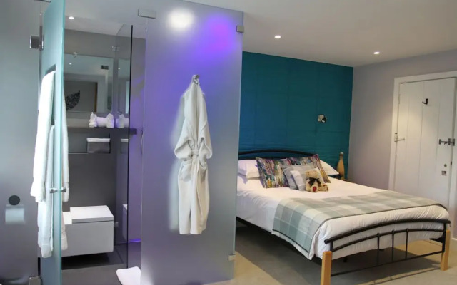Salty Monk Hotel