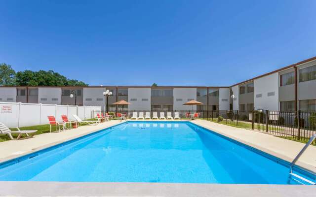 Ramada by Wyndham Henderson/Evansville