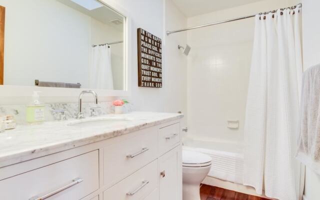 Chic Highlands Hideaway