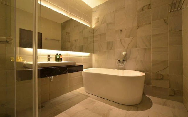 Airline Inn Taichung Green Park Way