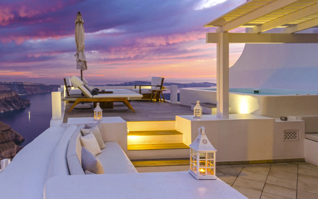 Aqua Luxury Suites