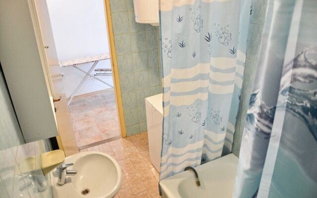 Charming Apartment in Vrsi Mulo, Great Place in Dalmatia for Family Vacation