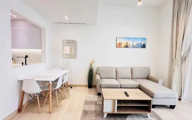 OYO 1290 Home Fully Furnished 1bed Apartment @JVC