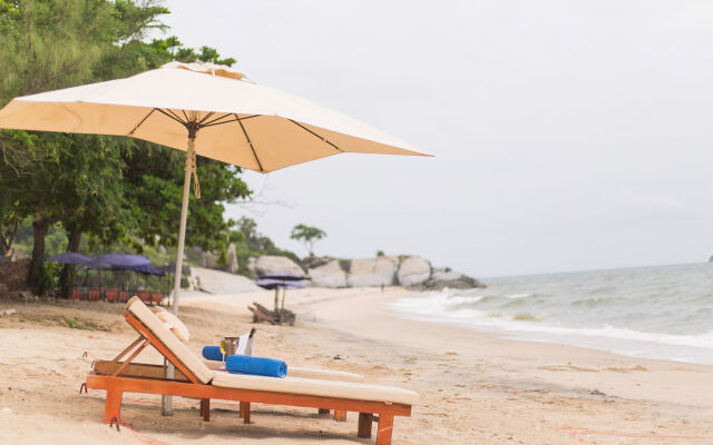 Sanae Beach Hua Hin