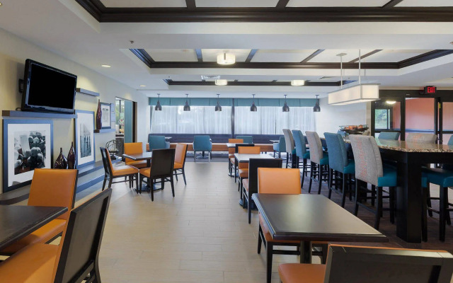 Comfort Inn & Suites Mt. Holly - Westampton