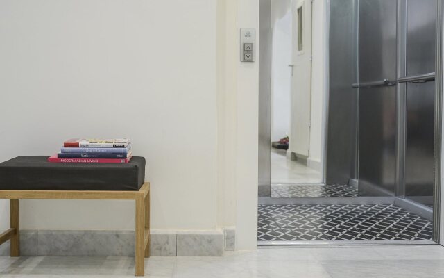Lily & Bloom Hotel