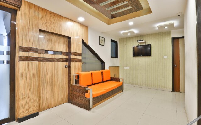 OYO 13398 Hotel Relish