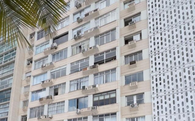 Flat in Copacabana 2 Minutes From the Beach