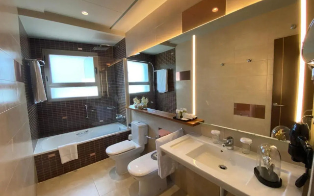 ON ALETA ROOM designed for adults