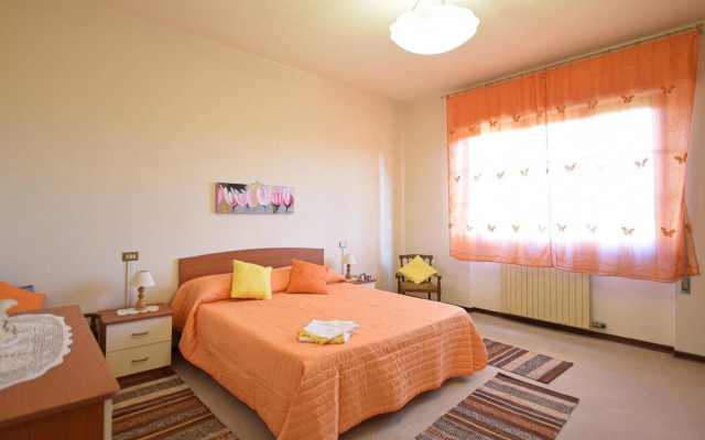 Nice Apartment in Capezzano Pianore With 3 Bedrooms and Wifi
