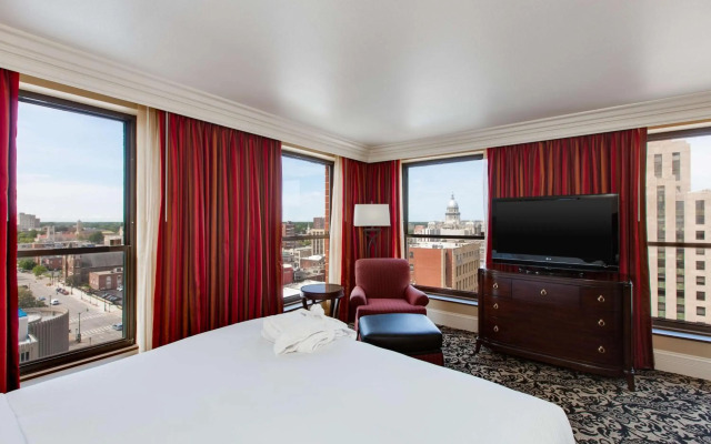 President Abraham Lincoln Springfield - DoubleTree by Hilton