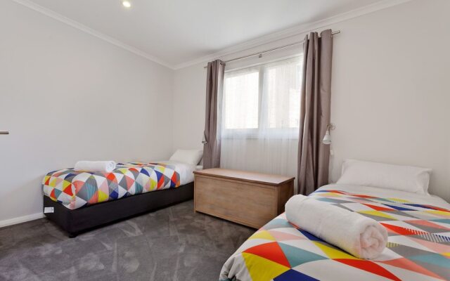 The Elements West - Jindabyne