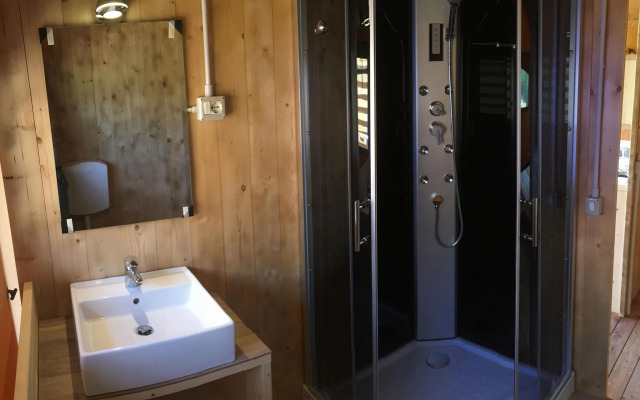 Beautiful tent lodge in Massignano with private terrace