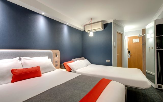 Holiday Inn Express London Luton Airport, an IHG Hotel