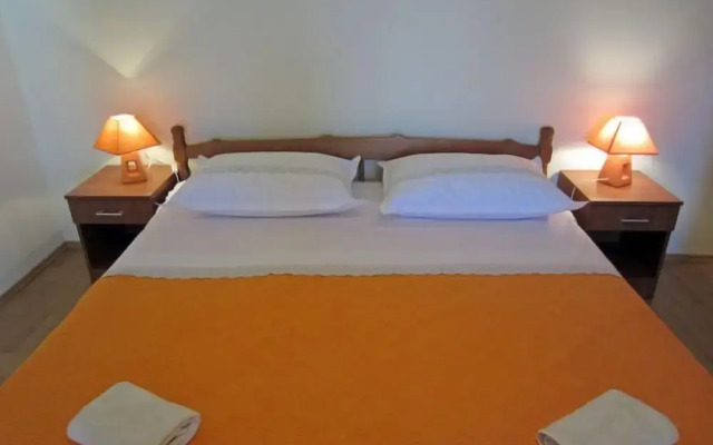 Apartments Bareta
