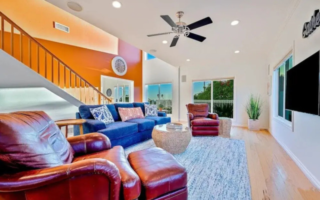 1185 Tamarack 4 Bedroom Home by RedAwning