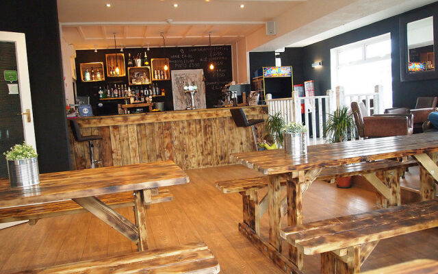 Elemental Surf Lodge
